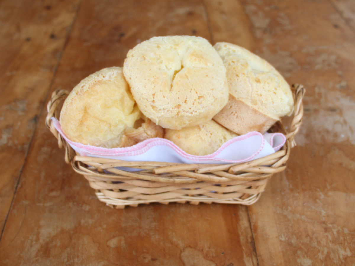 Pão de queijo muito fácil