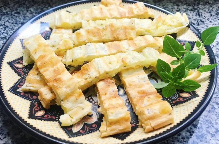 Pão de queijo na sanduicheira