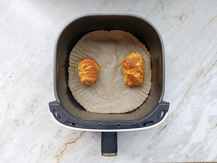 Pãezinhos saídos da air fryer.