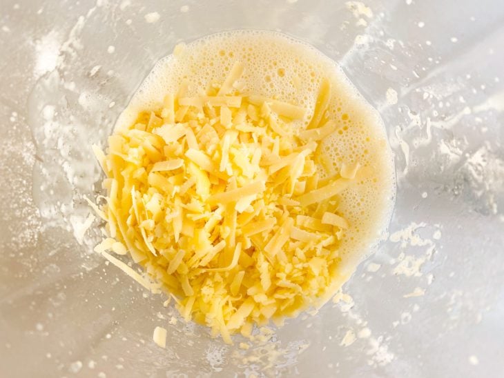 massa de pão de queijo no liquidificador