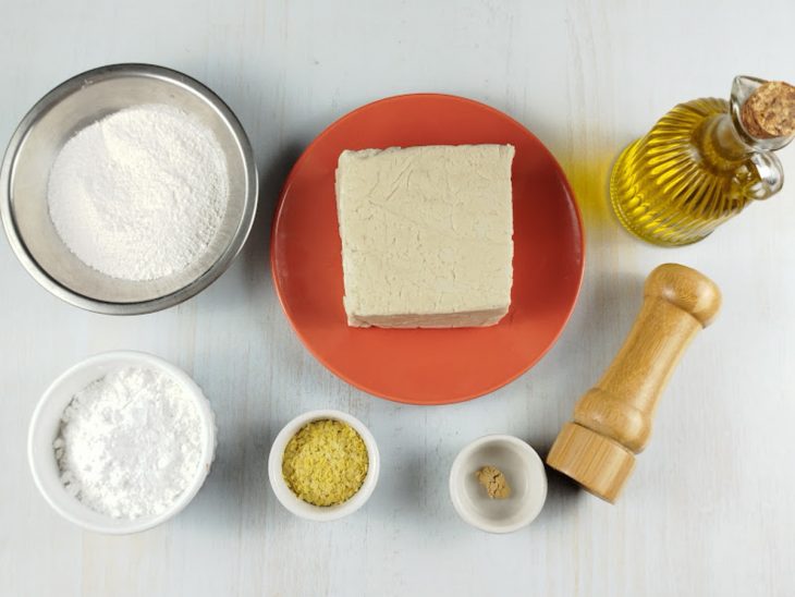 Ingredientes separados sobre a bancada.