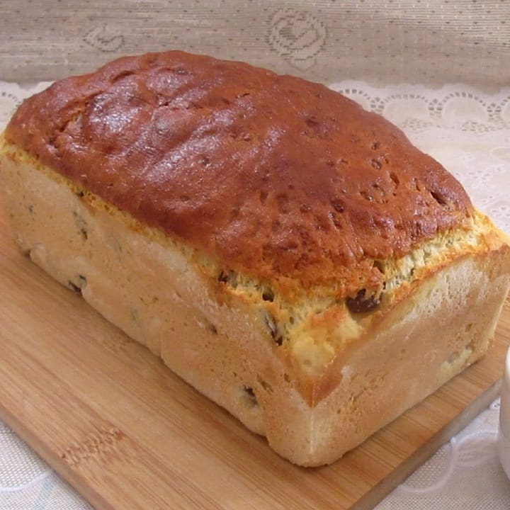 Pão doce com uvas-passas sem glúten