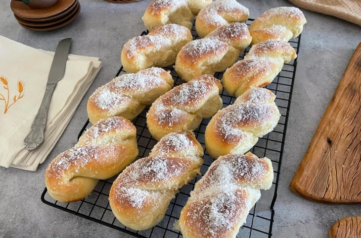 Pão doce de coco