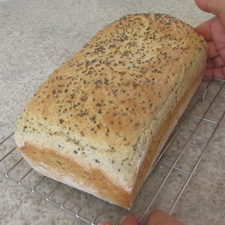 Pão funcional de sementes sem glúten