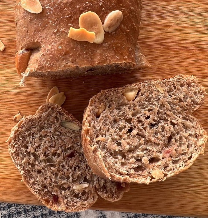 Pão integral com grãos