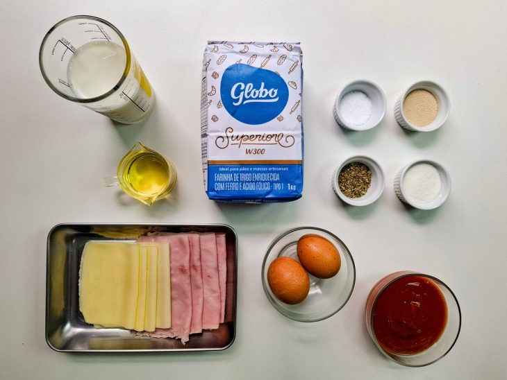 ingredientes para preparo de pão pizza fácil com farinha globo superiore.