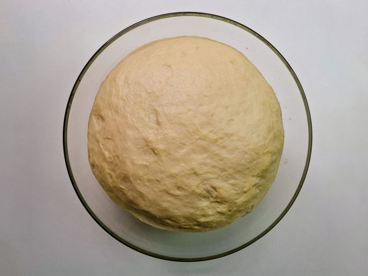 massa de pão reservada para crescer.