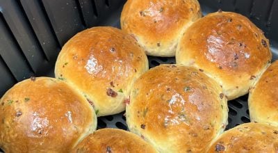 Pão recheado com calabresa na airfryer