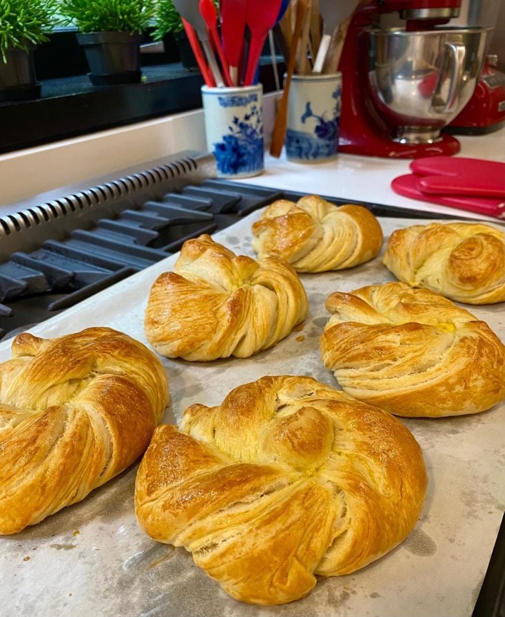 Pão roseta folhado