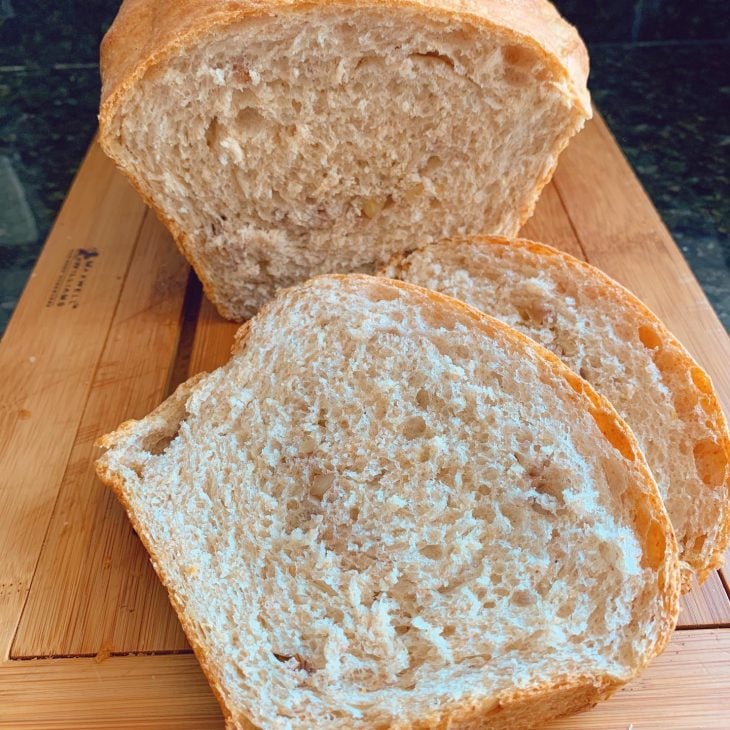 Pão semi-integral com nozes