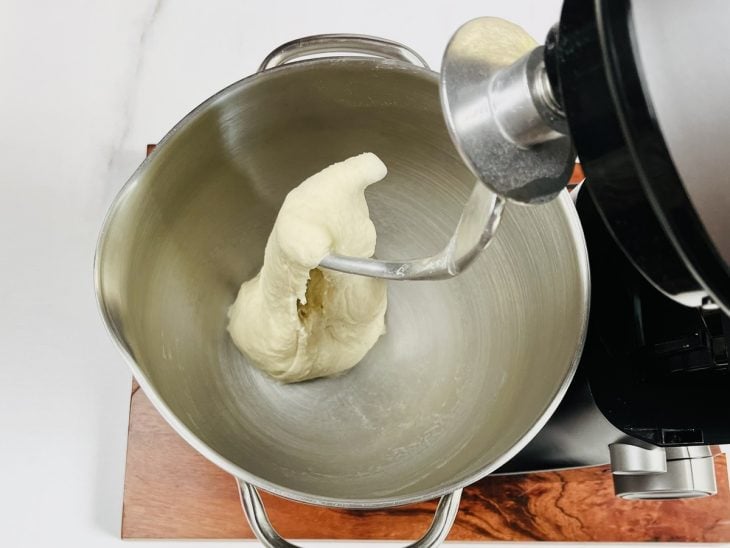 massa de pão sírio na batedeira