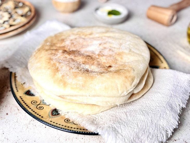 pão sírio caseiro