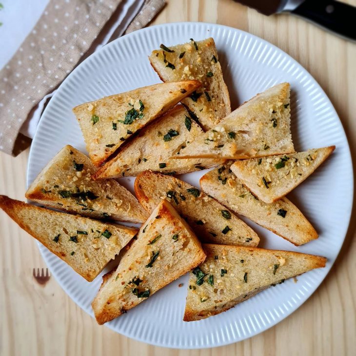 Pãozinho de alho rápido