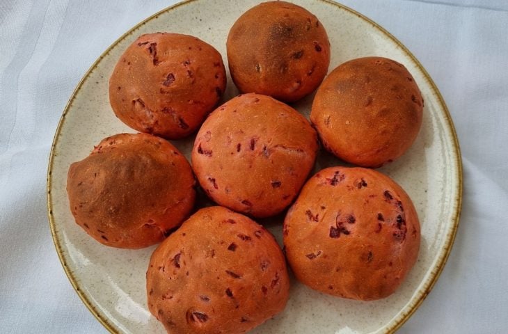 Pãozinho de beterraba simples