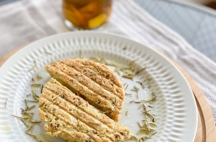 Pãozinho de ervas de micro-ondas