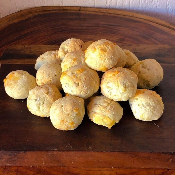 Pãozinho de inhame com parmesão