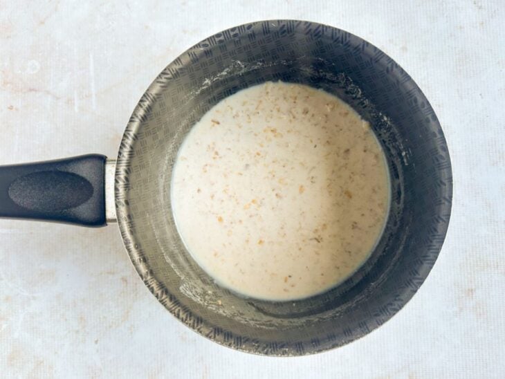 Mistura da panela levada ao fogo.
