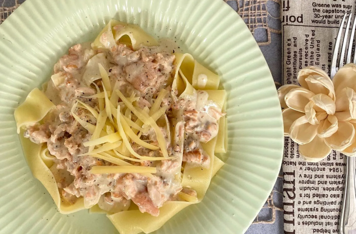 Pappardelle com salmão defumado