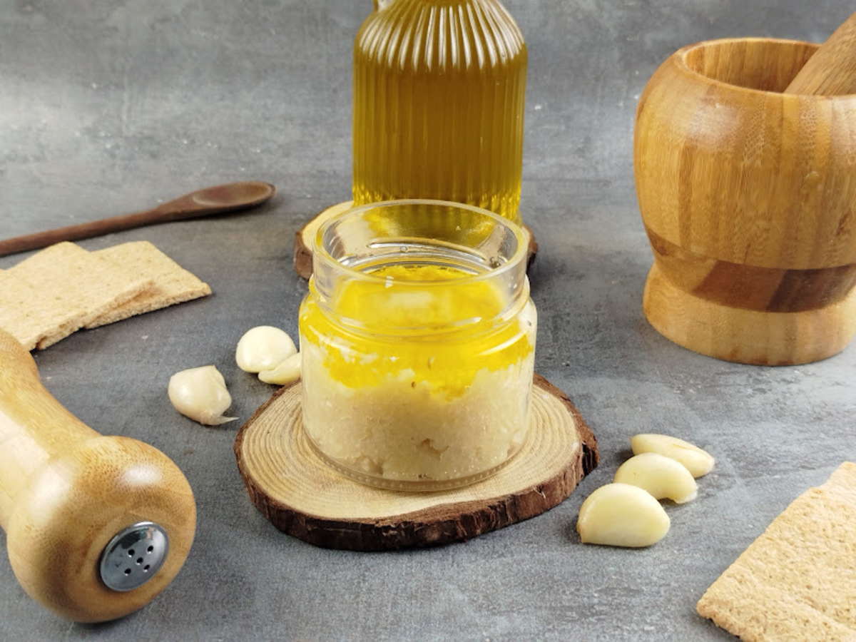 Pasta de alho caseira