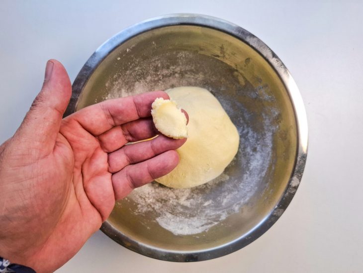 massa para pastel de leite ninho em ponto ideal.