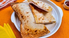 Pastel na air fryer fácil e rápido