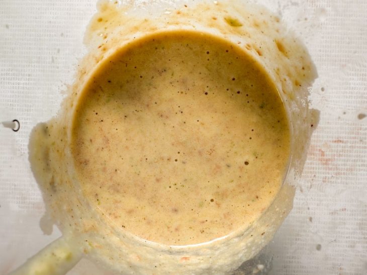 Atum adicionado a mistura.