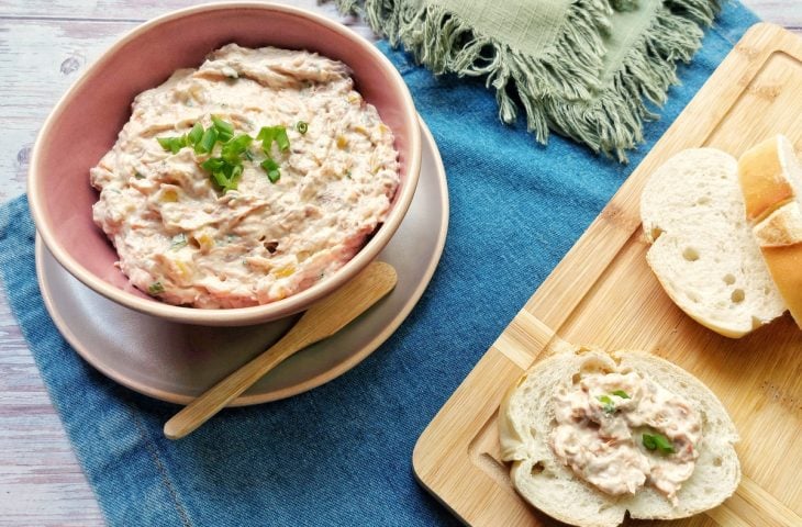 Patê de atum com requeijão