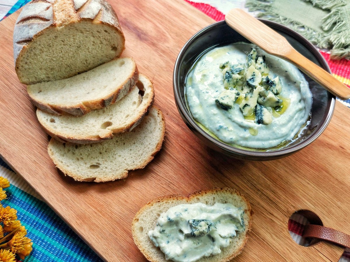 Patê de gorgonzola com creme de leite