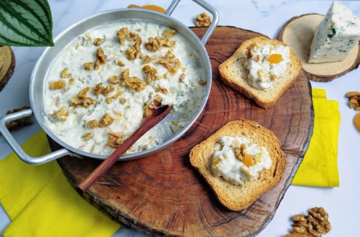 Patê de gorgonzola com damasco