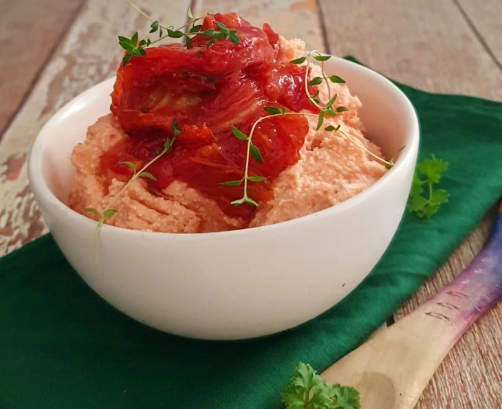 Patê de ricota com tomate seco