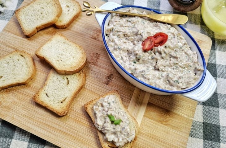 Patê de sardinha com maionese