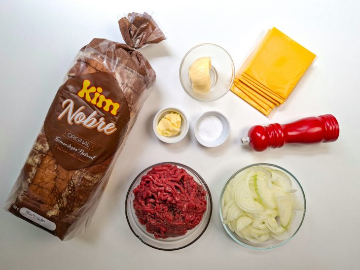 Ingredientes reunidos para o preparo da receita.