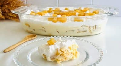 Pavê de abacaxi com biscoito champanhe