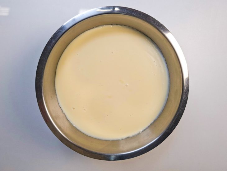 Mistura transferida para uma tigela.