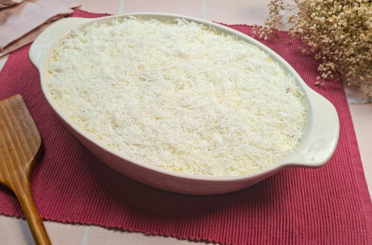 Pavê de abacaxi com coco ralado