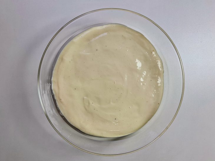 Creme espalhado no refratário da montagem.