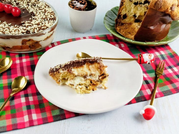 Porção do pavê servida em prato.