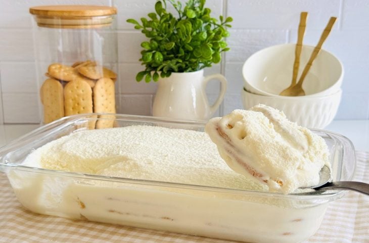 Pavê de leite Ninho com biscoito Maizena