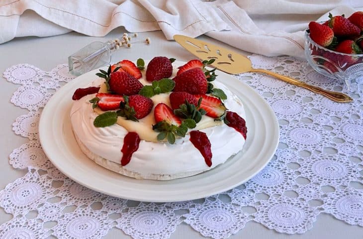 Pavlova de morango