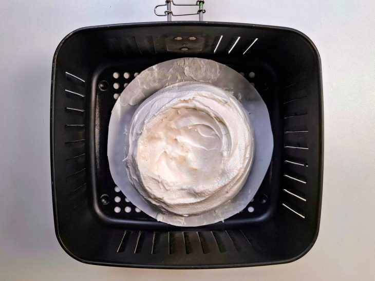 Merengue adicionado à air fryer.