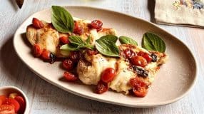 Peito de frango caprese
