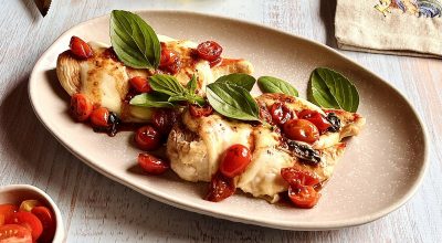 Peito de frango caprese
