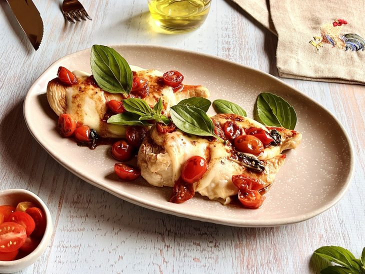 Peito de frango caprese
