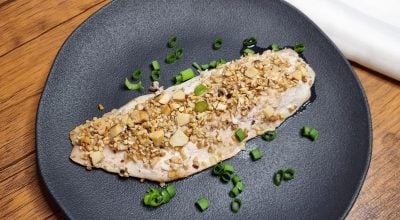 Peixe assado com castanhas