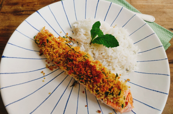 Peixe assado com crosta crocante