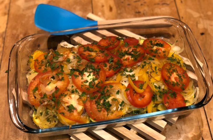 Peixe assado com legumes