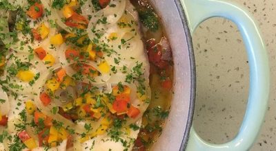 Peixe cozido com legumes