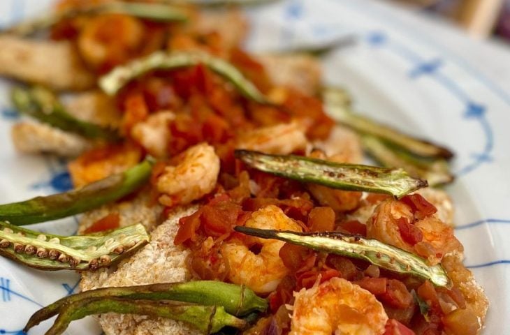 Peixe empanado com camarão na airfryer