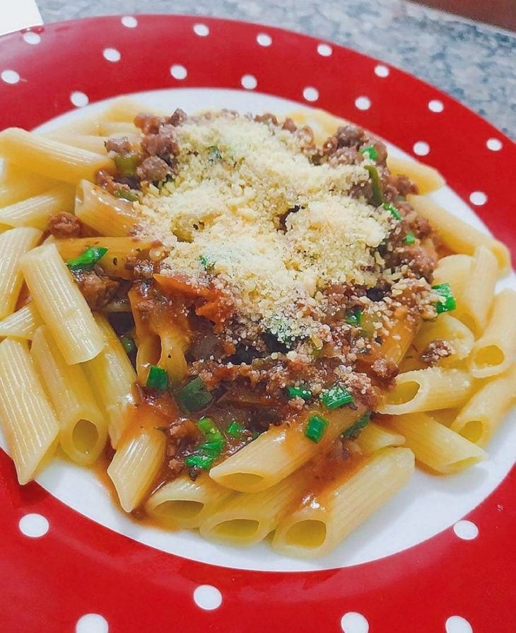 Penne à bolonhesa simples