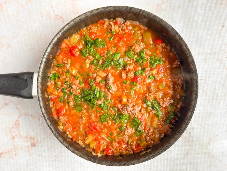 Finalização com cheiro-verde picado.